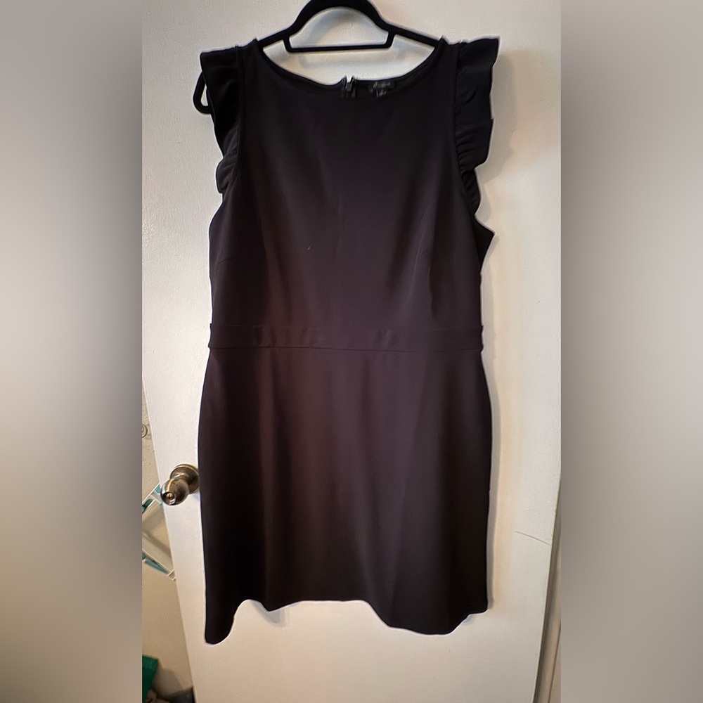 Elegant Black Sleeveless Dress